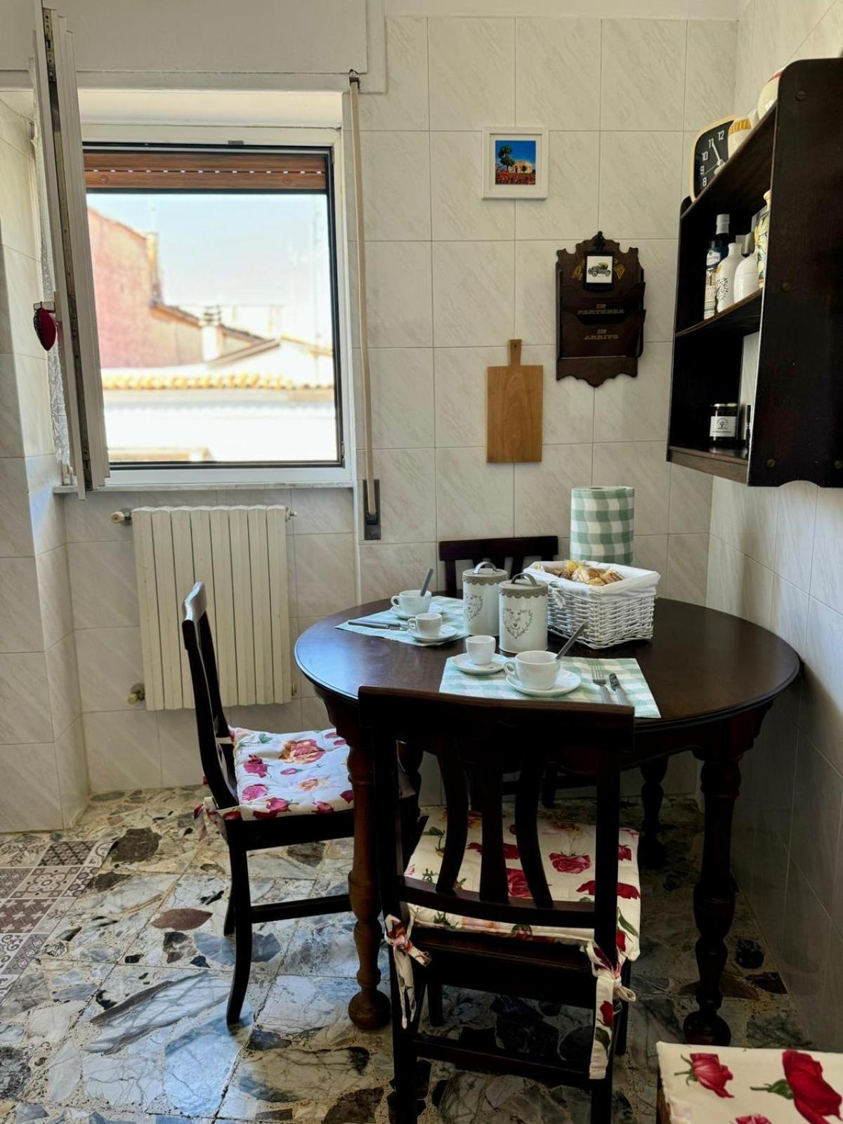 Ely House Apartment Monte SantʼAngelo Exterior foto
