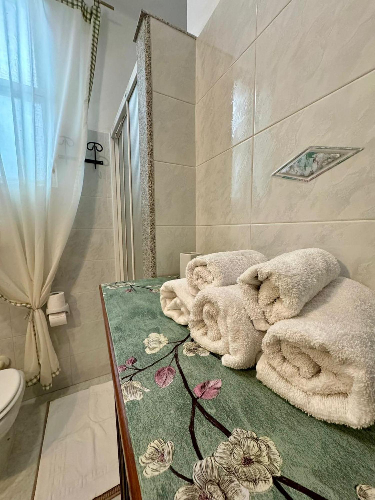 Ely House Apartment Monte SantʼAngelo Exterior foto